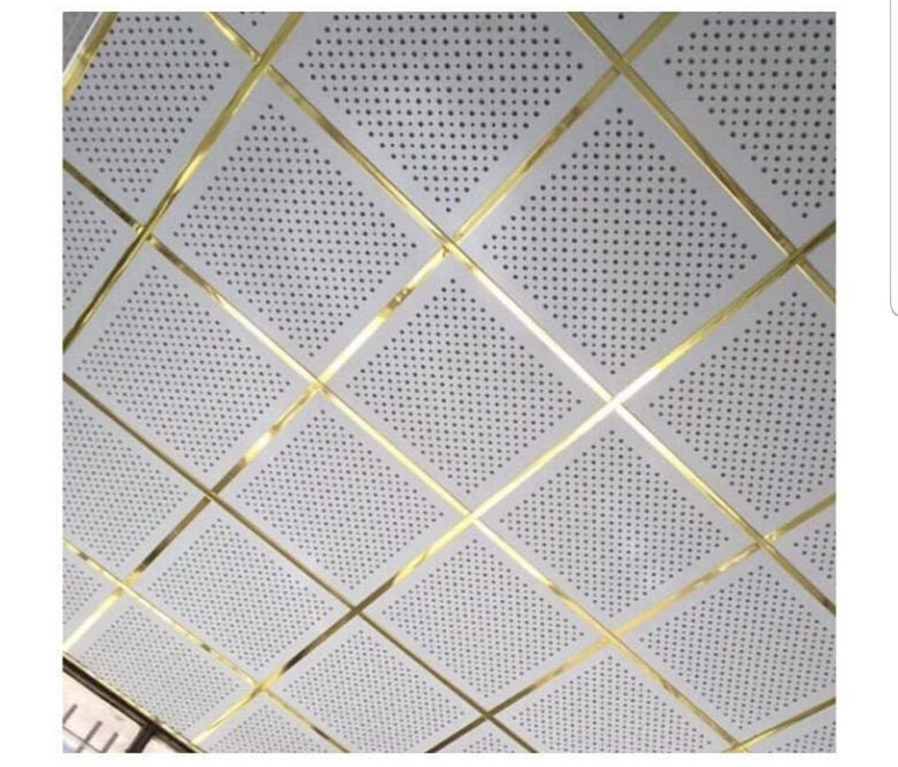 سقف کاذب تایل گچی پانچ‌دار ای جی وی مناسب سقف فروشگاه‌ها