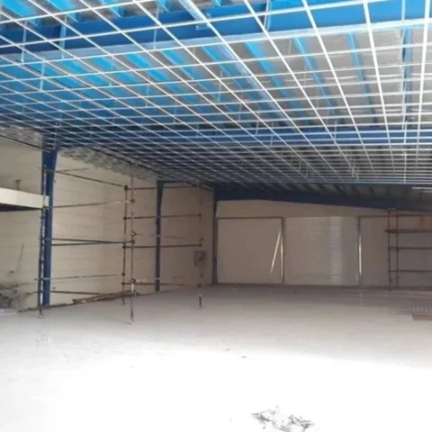 سقف کاذب تایل گچی پانچدار ای جی وی با سازه کلیک سفید