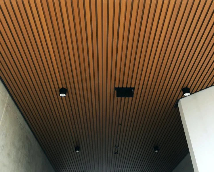 قیمت سقف کاذب لوور آلومینیومی چوبی AJV کاربرد ،مزایا و معایب آن